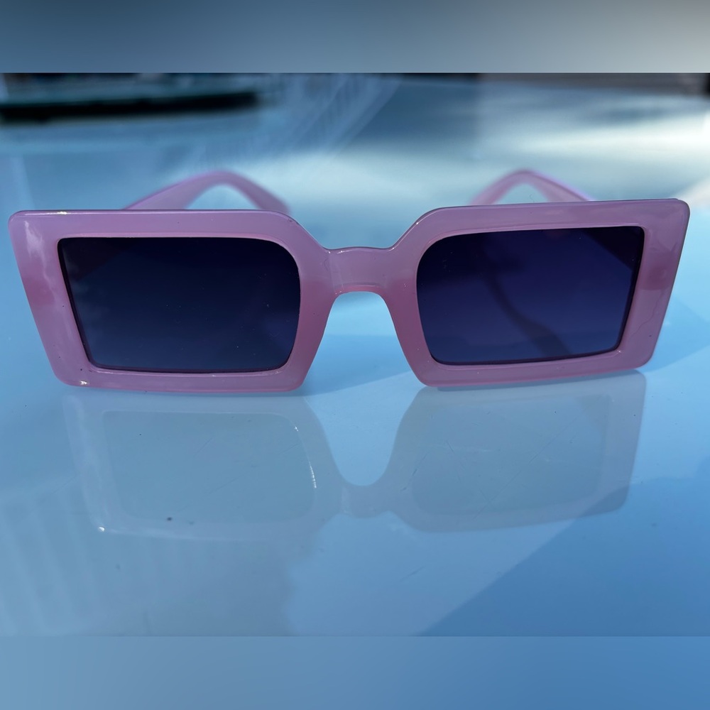 Pink and Black Retro Rectangular Sunglasses